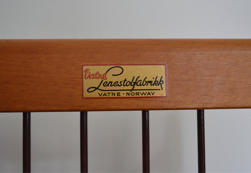 Pair of Norwegian "Model 571" chairs by Fredrik Kayser for Vatne Lenestolfabrikk "Vatne Lenestolfabrikk" mark